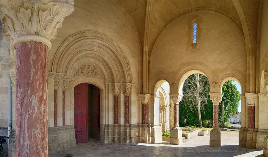 Rion des Landes, Portail (XIIe) de l'église Saint Barthélémy