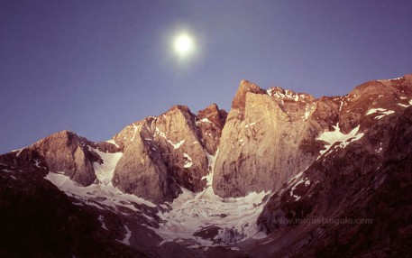Lever de lune au Vignemale, Face Nord, 1993