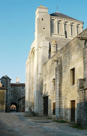 Abbaye de Nouaillé Maupertuis (Vienne)